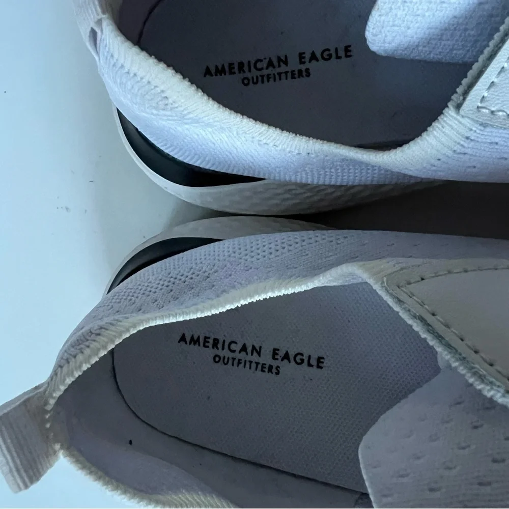 American Eagle Outfitters Men’s White Athletic Sneakers w black accents, Sz 11
